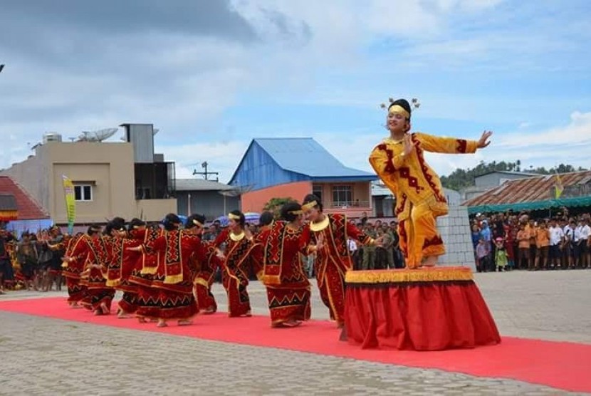 Festival sebagai ruang ekonomi kreatif dan kesejahteraan masyarakat.
