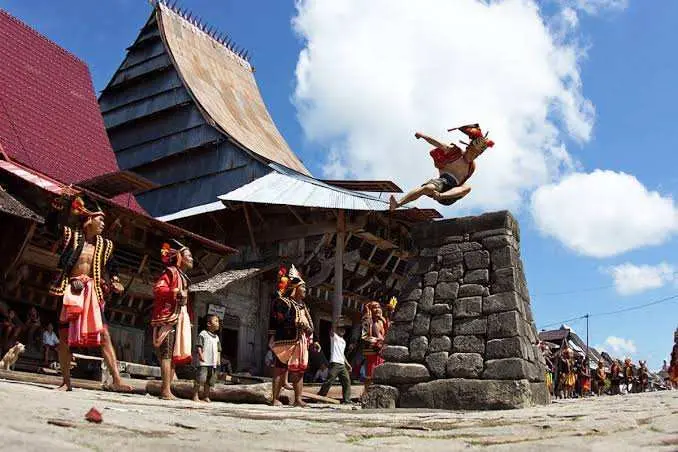 Pelestarian Fahombo sebagai pendidikan karakter.